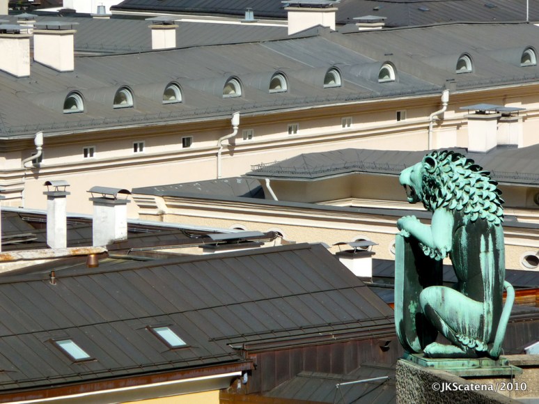 Salzburg: Lion Overhead