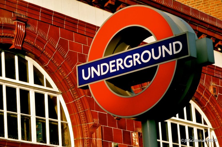 London: Underground Roundel