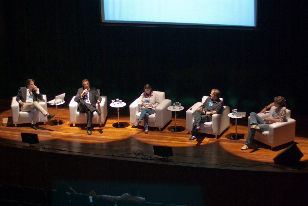 OS NOVOS CAMINHOS DO MERCADO E A FORMAÇÃO DE PÚBLICO COMPRADOR