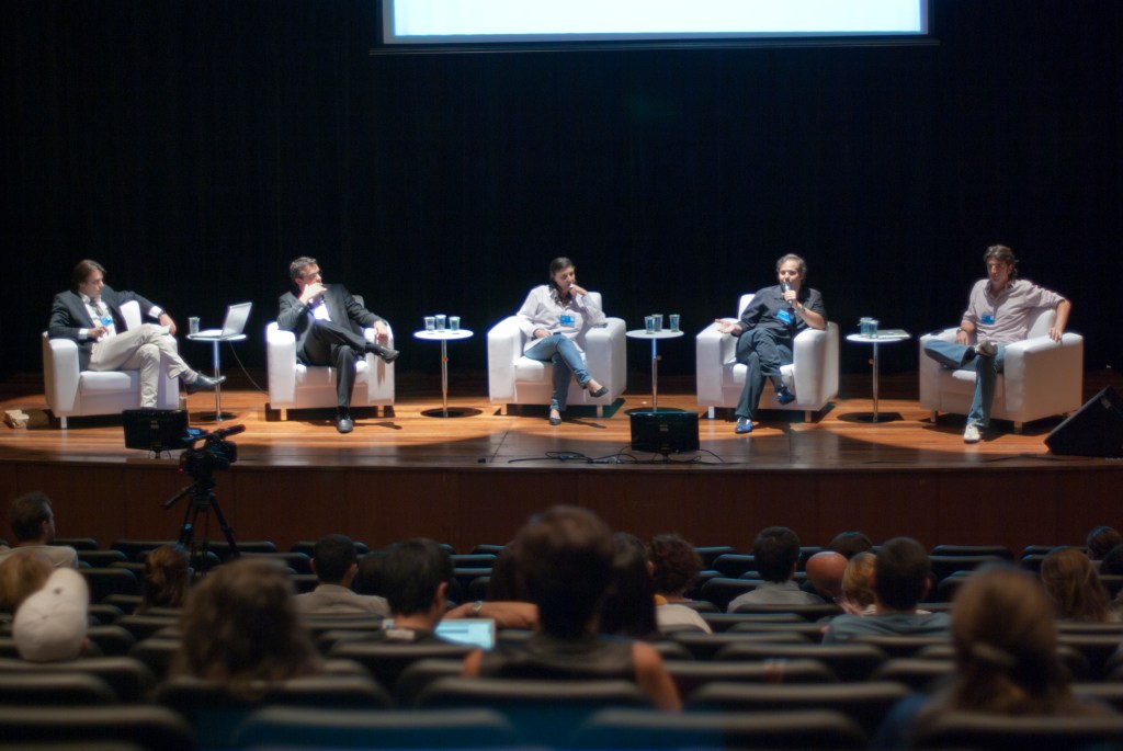 OS NOVOS CAMINHOS DO MERCADO E A FORMAÇÃO DE PÚBLICO COMPRADOR