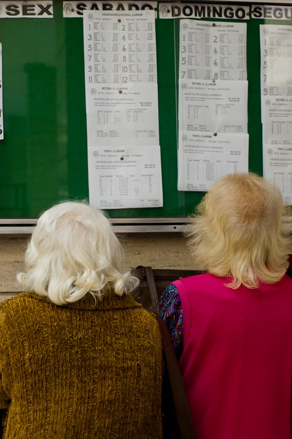 São Paulo: Jockey Club, Place your bets