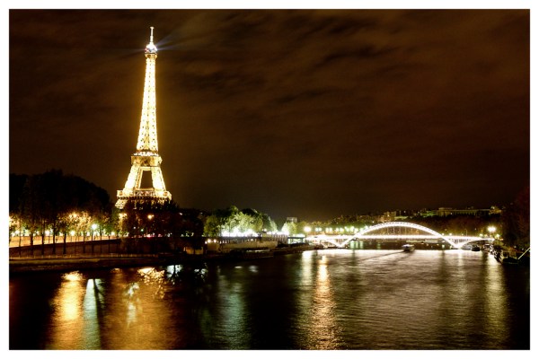 Paris: Night shot, Seine